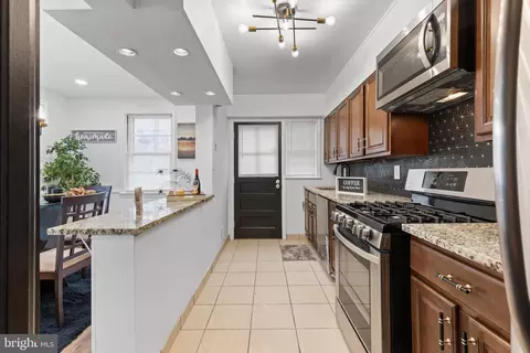 Entry Way - 5927 Plumer Ave, Baltimore, MD 21206 photo 1 of 3