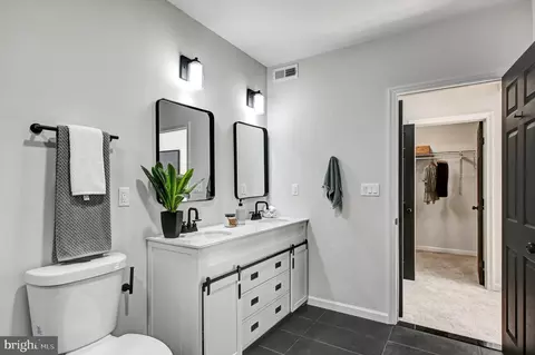 Bath - 3907 Woodlea Ave, Baltimore, MD 21206 photo 4 of 7
