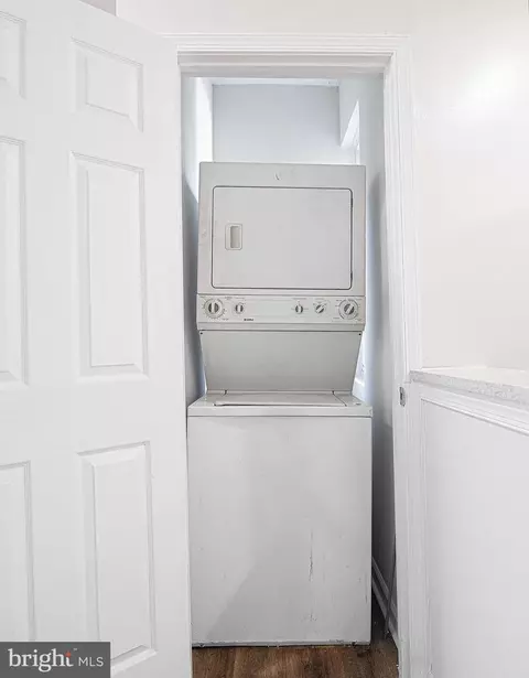 1724 E Lanvale St, Baltimore, MD 21213 photo 8