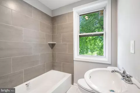 Bath - 4008 Garrison Blvd, Baltimore, MD 21215 photo 1 of 2