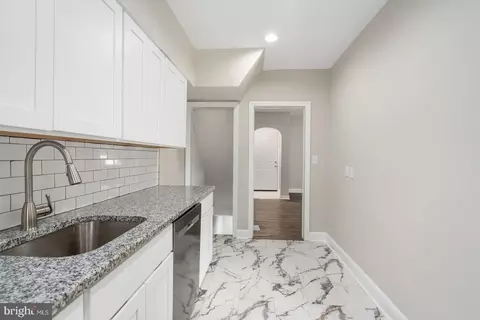 Entry Way - 4008 Garrison Blvd, Baltimore, MD 21215 photo 4 of 4