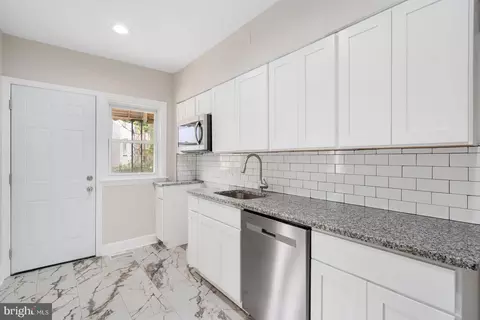 Entry Way - 4008 Garrison Blvd, Baltimore, MD 21215 photo 2 of 4