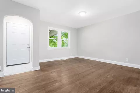 Entry Way - 4008 Garrison Blvd, Baltimore, MD 21215 photo 1 of 4