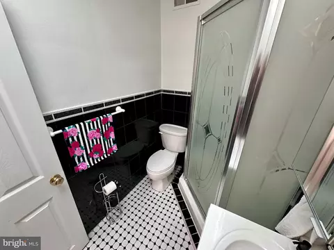 Bath - 509 Rappolla St, Baltimore, MD 21224 photo 2 of 3