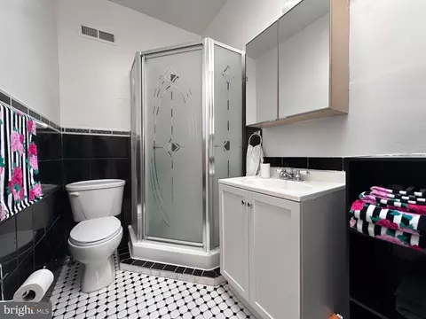 Bath - 509 Rappolla St, Baltimore, MD 21224 photo 1 of 3