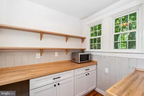 Kitchen - 604 Saint Dunstans Rd, Baltimore, MD 21212 photo 3 of 4