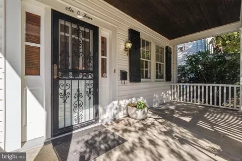 Exterior - 604 Saint Dunstans Rd, Baltimore, MD 21212 photo 3 of 6