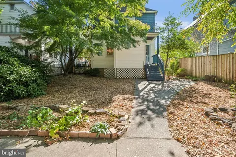 Exterior - 604 Saint Dunstans Rd, Baltimore, MD 21212 photo 6 of 6