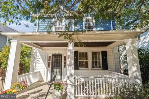 Exterior - 604 Saint Dunstans Rd, Baltimore, MD 21212 photo 2 of 6