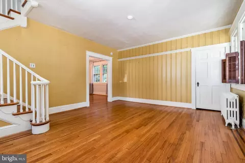 Living - 604 Saint Dunstans Rd, Baltimore, MD 21212 photo 1 of 3
