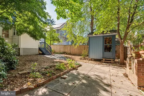 Exterior - 604 Saint Dunstans Rd, Baltimore, MD 21212 photo 5 of 6