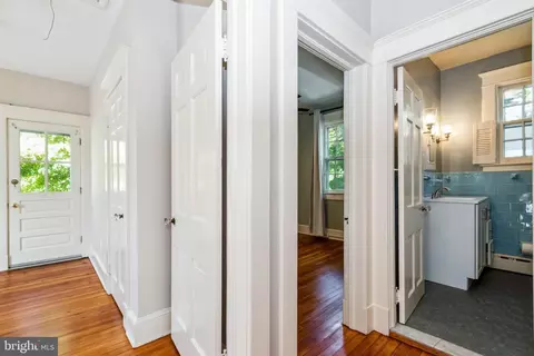 Entry Way - 604 Saint Dunstans Rd, Baltimore, MD 21212 photo 1 of 1