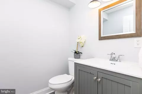 Bath - 631 W 33rd St, Baltimore, MD 21211 photo 3 of 3