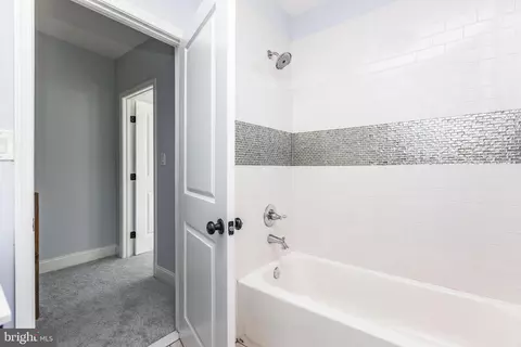 Entry Way - 631 W 33rd St, Baltimore, MD 21211 photo 6 of 6