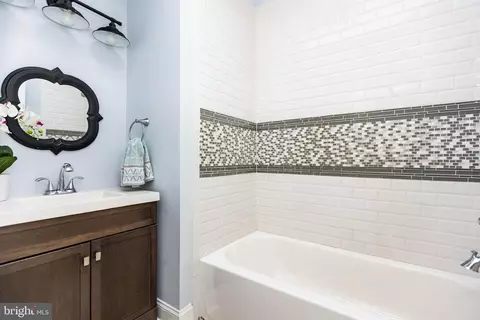 Bath - 631 W 33rd St, Baltimore, MD 21211 photo 1 of 3