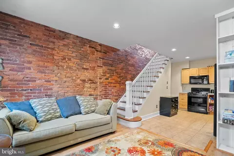 2107 Moyer St, Baltimore, MD 21231 photo 3