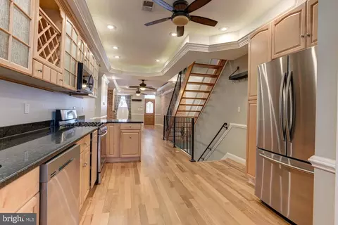 Entry Way - 37 E Fort Ave E, Baltimore, MD 21230 photo 1 of 8