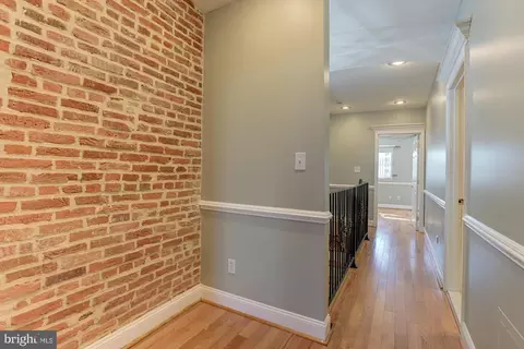 Entry Way - 37 E Fort Ave E, Baltimore, MD 21230 photo 7 of 8