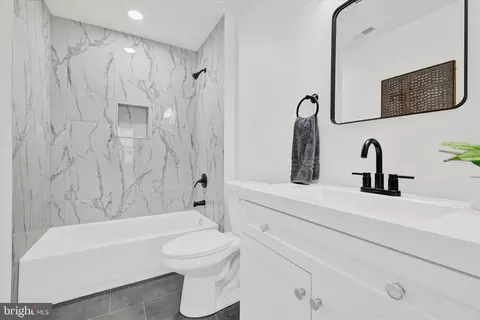 Bath - 2816 Berwick Ave, Baltimore, MD 21234 photo 1 of 3