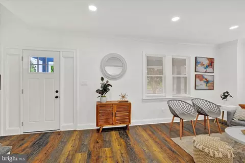 Entry Way - 2816 Berwick Ave, Baltimore, MD 21234 photo 1 of 5