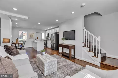 3908 Rokeby Rd, Baltimore, MD 21229 photo 2