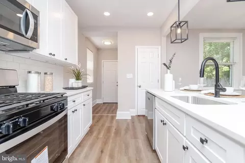 Entry Way - 5504 Ready Ave, Baltimore, MD 21212 photo 2 of 3