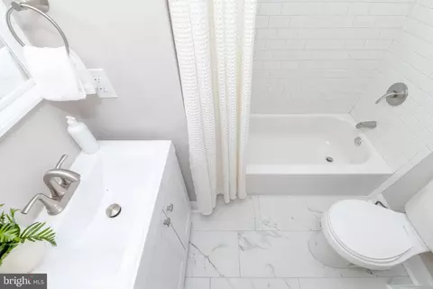 Bath - 5504 Ready Ave, Baltimore, MD 21212 photo 3 of 3