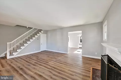4811 Coleherne Rd, Baltimore, MD 21229 photo 5