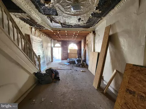 Entry Way - 2403 E Preston St, Baltimore, MD 21213 photo 2 of 4