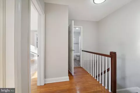 Entry Way - 3602 Echodale Ave, Baltimore, MD 21214 photo 5 of 6