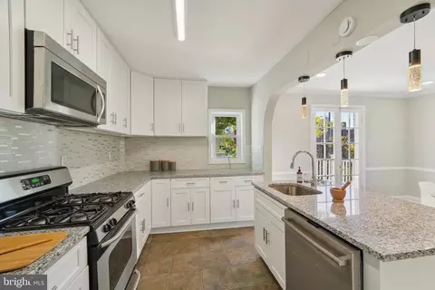 Kitchen - 3602 Echodale Ave, Baltimore, MD 21214 photo 3 of 4