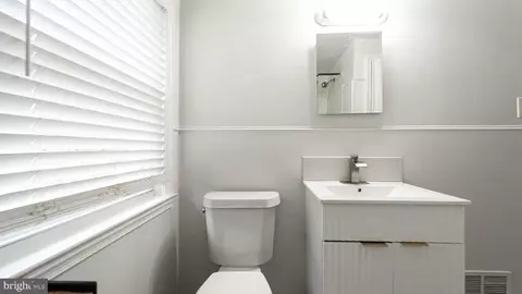 Entry Way - 1285 Limit Ave, Baltimore, MD 21239 photo 6 of 6