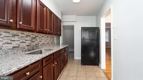 Entry Way - 1285 Limit Ave, Baltimore, MD 21239 photo 4 of 6