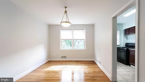 Living - 1285 Limit Ave, Baltimore, MD 21239 photo 4 of 4