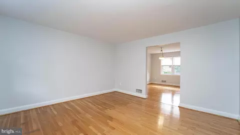 Living - 1285 Limit Ave, Baltimore, MD 21239 photo 3 of 4