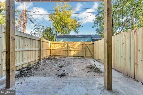 Exterior - 1014 E Preston St, Baltimore, MD 21202 photo 2 of 7