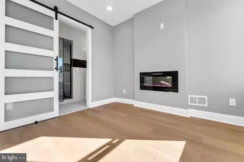 Entry Way - 1014 E Preston St, Baltimore, MD 21202 photo 8 of 8