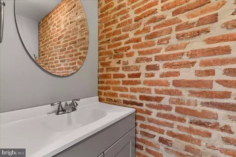 Bath - 910 S Curley St, Baltimore, MD 21224 photo 1 of 1