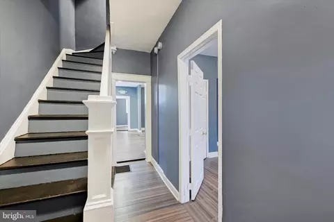 Entry Way - 533 Chateau Ave, Baltimore, MD 21212 photo 2 of 6