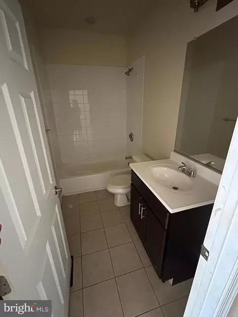 Bath - 444 E Lorraine Ave, Baltimore, MD 21218 photo 1 of 1