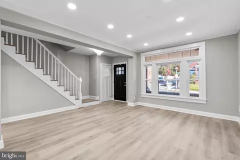 Entry Way - 4331 Sheldon Ave, Baltimore, MD 21206 photo 2 of 5