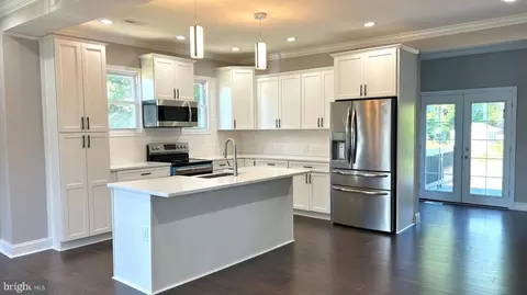 6002 Glenoak Ave, Baltimore, MD 21214 photo 2