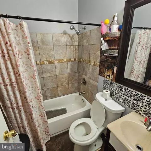 Bath - 3718 E Lombard St, Baltimore, MD 21224 photo 1 of 1