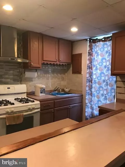 Kitchen - 267 Mccurley St, Baltimore, MD 21229 photo 2 of 3