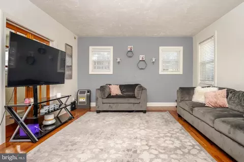 4627 Harcourt Rd, Baltimore, MD 21214 photo 5