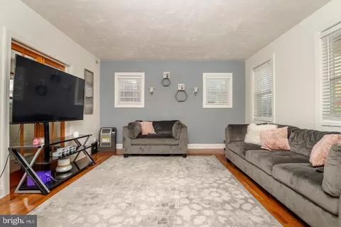 4627 Harcourt Rd, Baltimore, MD 21214 photo 4