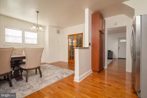 4627 Harcourt Rd, Baltimore, MD 21214 photo 8