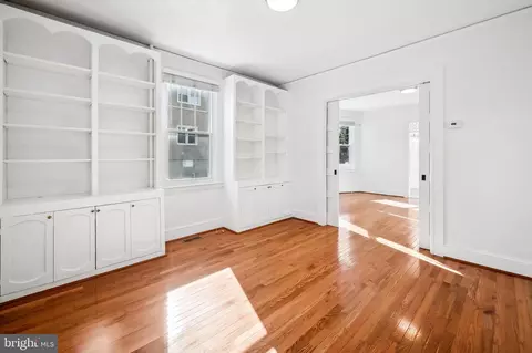 Living - 5220 Tramore Rd, Baltimore, MD 21214 photo 1 of 5