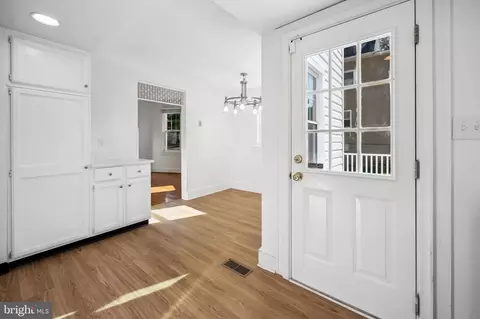 Entry Way - 5220 Tramore Rd, Baltimore, MD 21214 photo 2 of 4