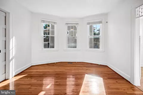 Living - 5220 Tramore Rd, Baltimore, MD 21214 photo 2 of 5